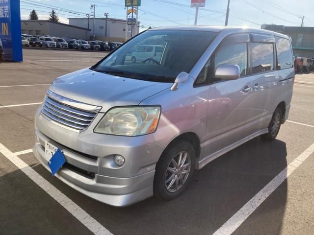 TOYOTA NOAH 4WD 2007