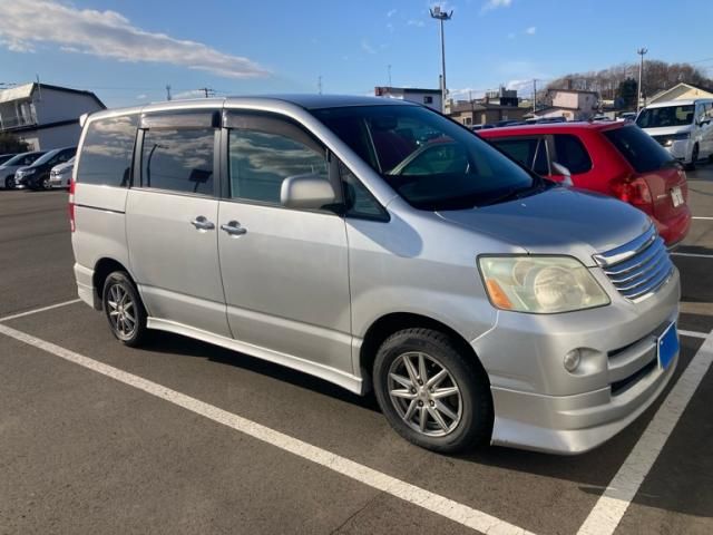 TOYOTA NOAH 4WD 2007