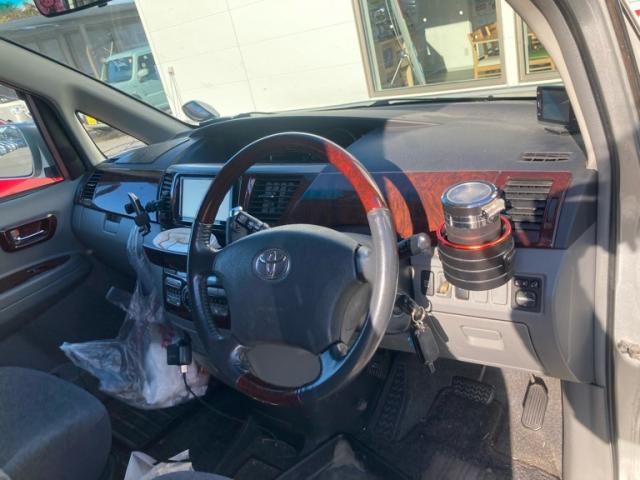 TOYOTA NOAH 4WD 2007