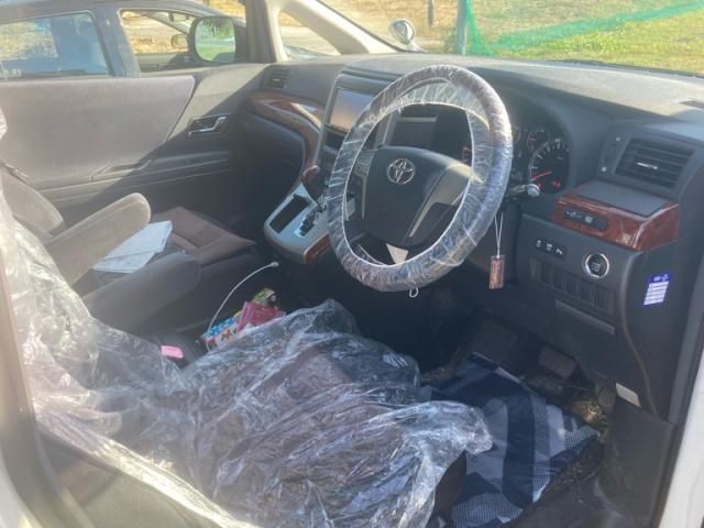 TOYOTA VELLFIRE 2009