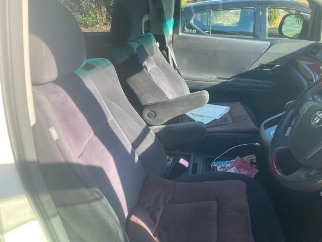 TOYOTA VELLFIRE 2009