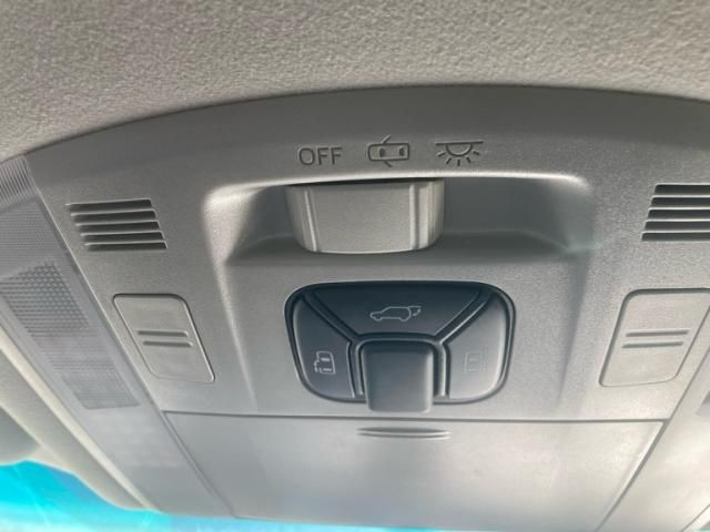 TOYOTA VELLFIRE 2009