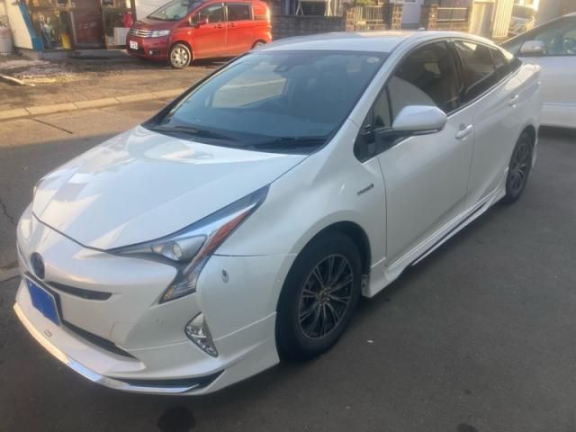 TOYOTA PRIUS 4WD 2016
