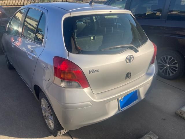 TOYOTA VITZ 2010