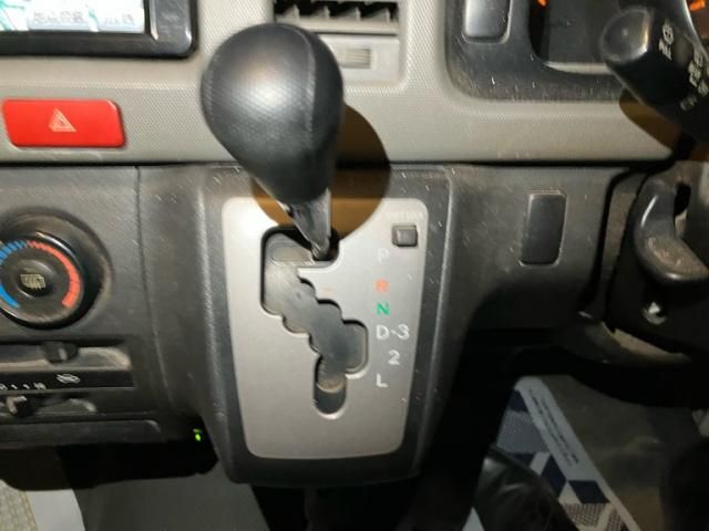 TOYOTA HIACE van 2WD 2009