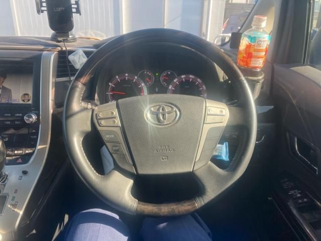 TOYOTA VELLFIRE 2014