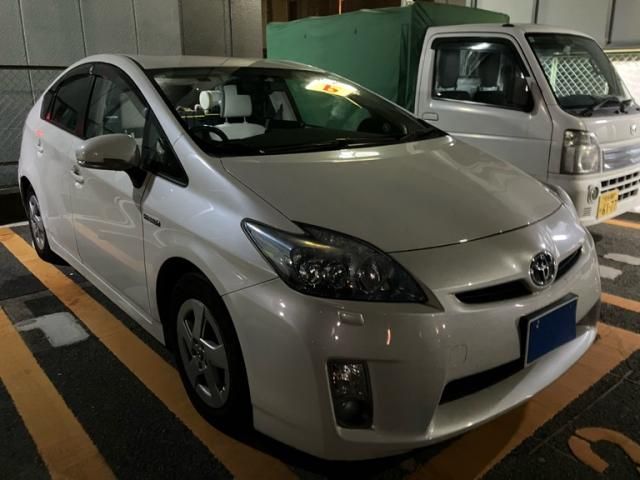 TOYOTA PRIUS 2011