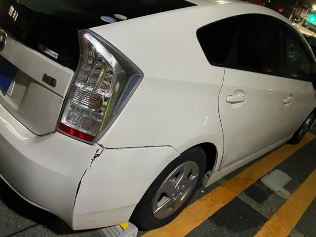 TOYOTA PRIUS 2011