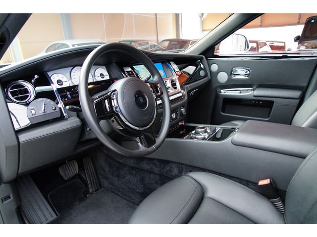 ROLLS-ROYCE ROLLS-ROYCE 2016