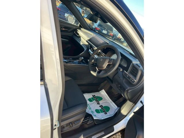 TOYOTA CROWN ESTATE 4WD 2025