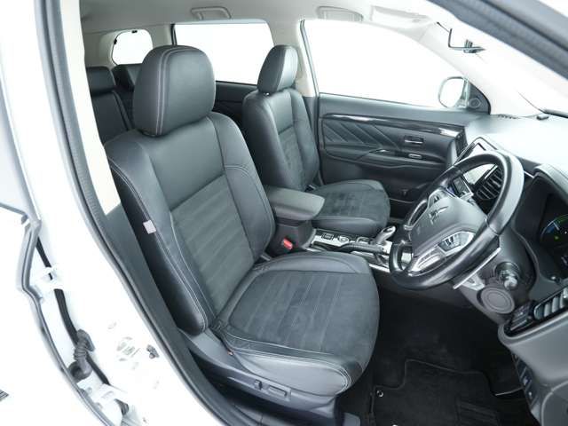 MITSUBISHI OUTLANDER PHEV 2015