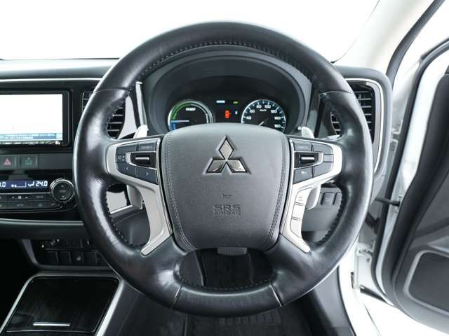 MITSUBISHI OUTLANDER PHEV 2015