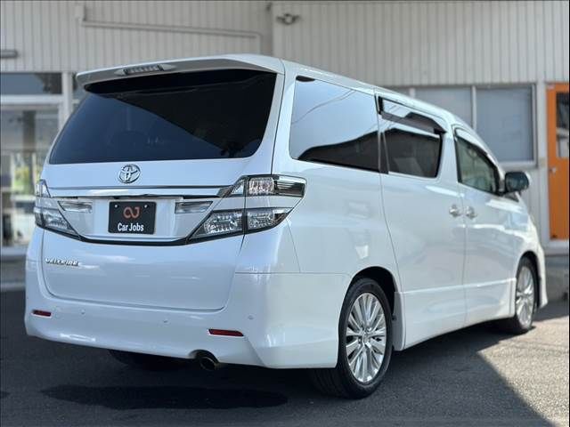 TOYOTA VELLFIRE 2013