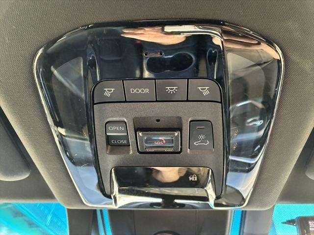 TOYOTA HARRIER HYBRID 2021