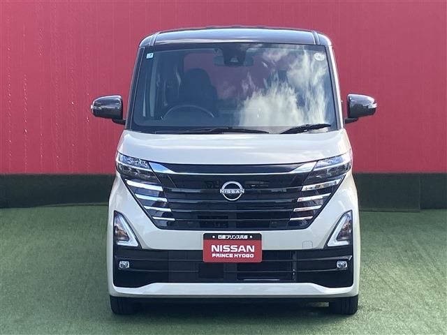NISSAN ROOX 2025
