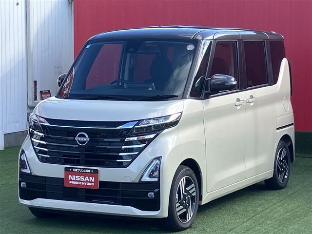 NISSAN ROOX 2025