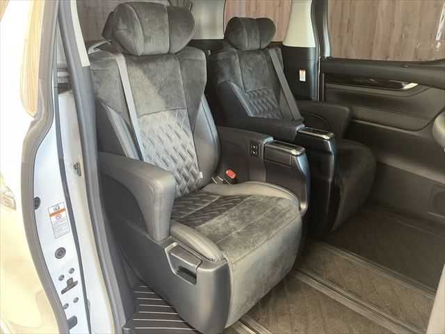 TOYOTA VELLFIRE 2016