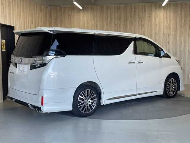 TOYOTA VELLFIRE 2016