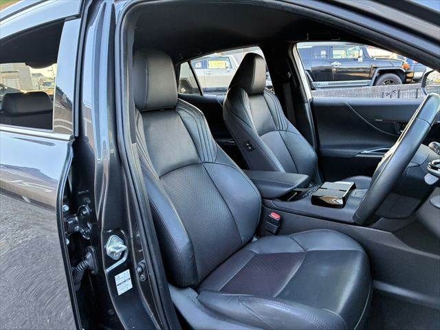 TOYOTA HARRIER PHEV 2023