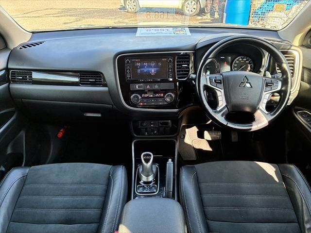 MITSUBISHI OUTLANDER PHEV 2016