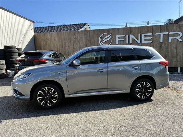 MITSUBISHI OUTLANDER PHEV 2016