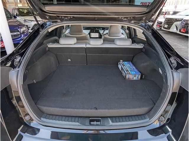 TOYOTA PRIUS PHV 2019