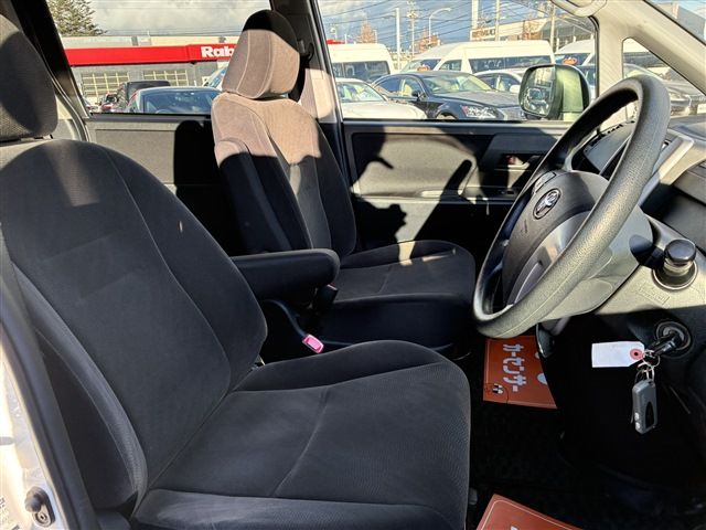 TOYOTA VOXY 4WD 2012