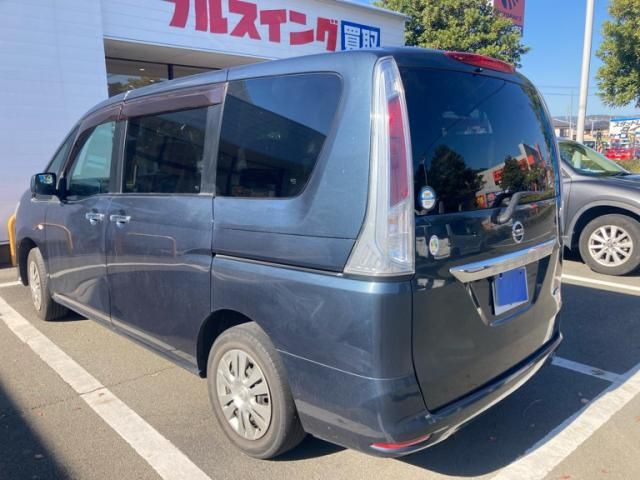 NISSAN SERENA  WG 2010