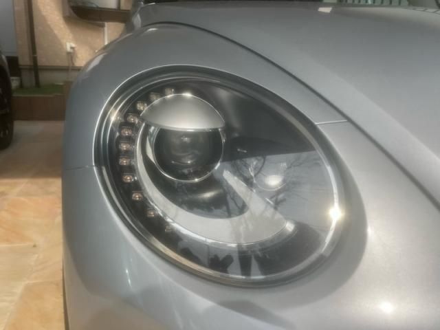 VOLKSWAGEN VOLKSWAGEN The BEETLE 2012