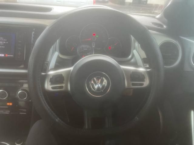 VOLKSWAGEN VOLKSWAGEN The BEETLE 2012