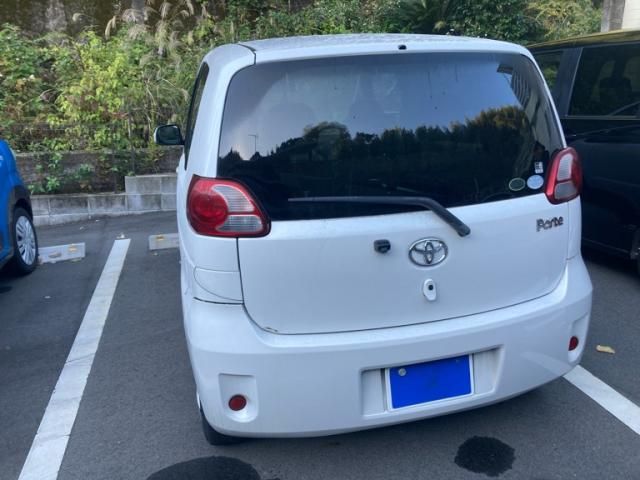 TOYOTA PORTE 2011