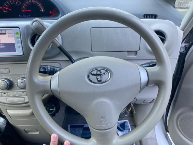 TOYOTA PORTE 2011