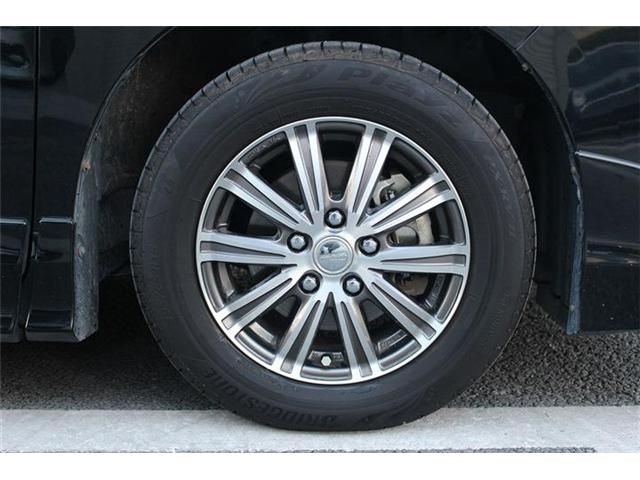 TOYOTA VOXY HYBRID 2014