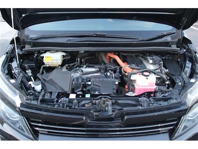 TOYOTA VOXY HYBRID 2014