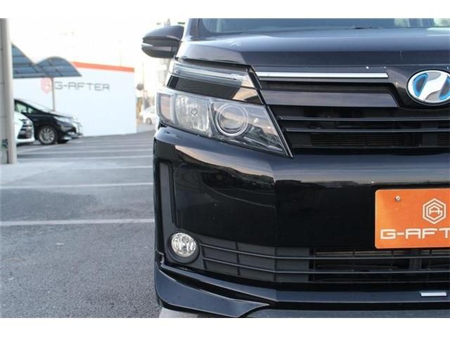 TOYOTA VOXY HYBRID 2014