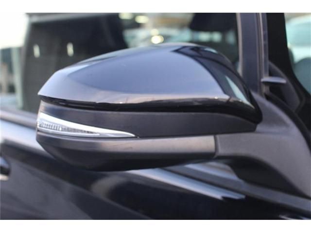 TOYOTA VOXY HYBRID 2014