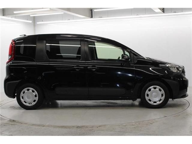 TOYOTA SIENTA HYBRID 2022