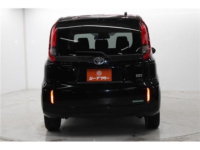 TOYOTA SIENTA HYBRID 2022