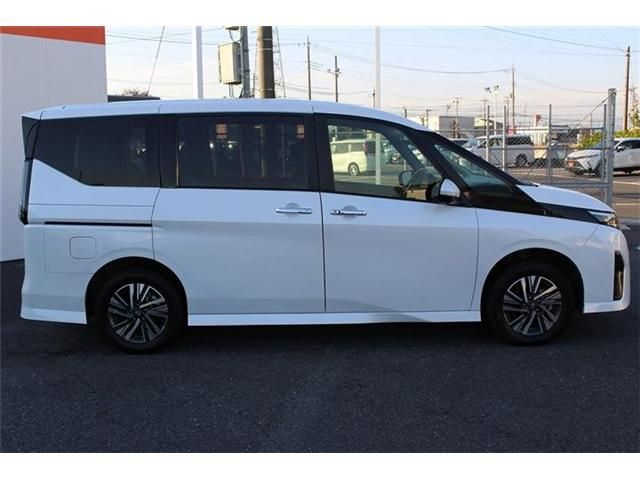 NISSAN SERENA  WG 4WD 2023