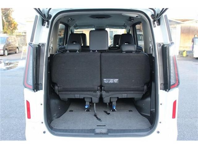 NISSAN SERENA  WG 4WD 2023