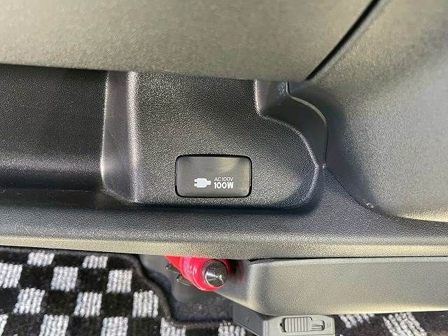 TOYOTA HIACE van 4WD 2018