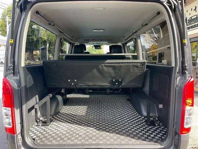 TOYOTA HIACE van 4WD 2018