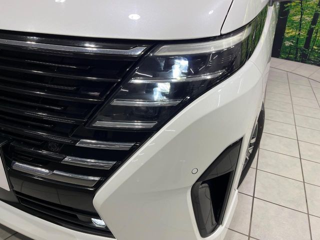 NISSAN SERENA  WG 4WD 2023