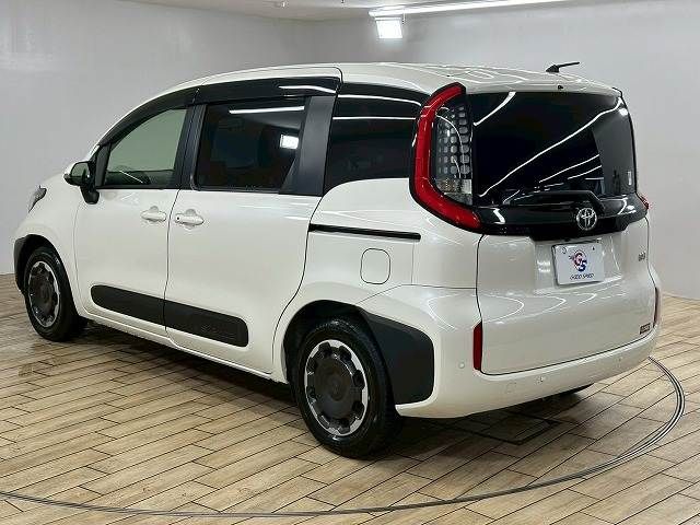TOYOTA SIENTA HYBRID 2022