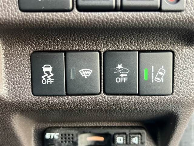 HONDA FREED HYBRID 2017