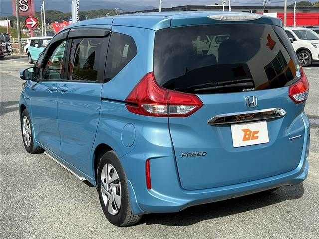 HONDA FREED HYBRID 2017