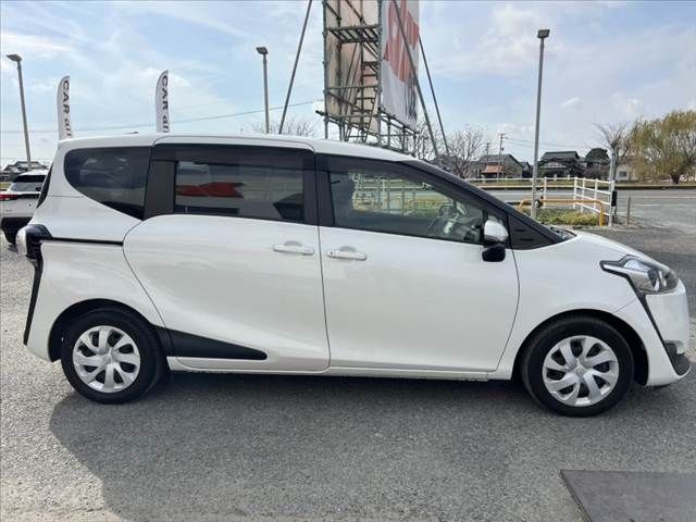 TOYOTA SIENTA 2017