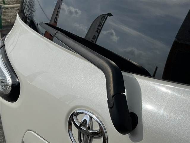 TOYOTA SIENTA 2017
