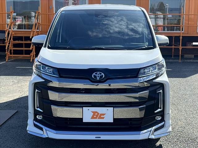 TOYOTA NOAH HYBRID 2024