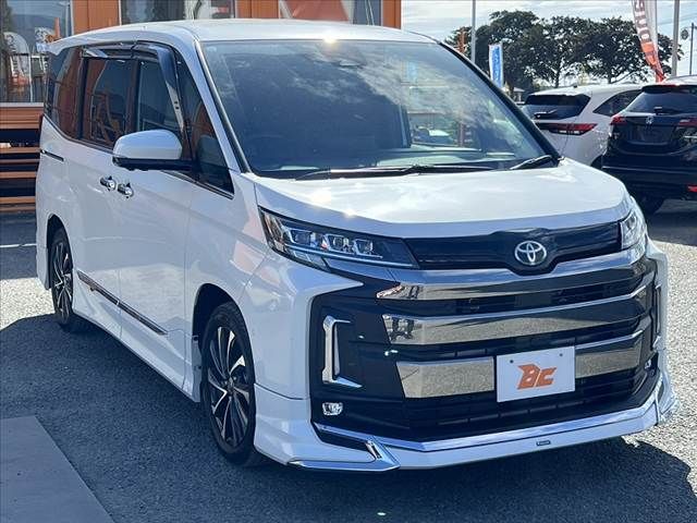 TOYOTA NOAH HYBRID 2024